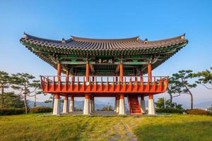 chimsan paviljong på berg chimsan i daegu foto