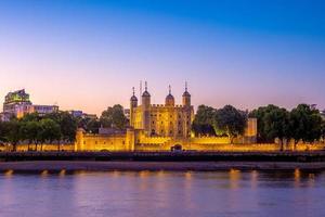 Tower of London på natten i Storbritannien