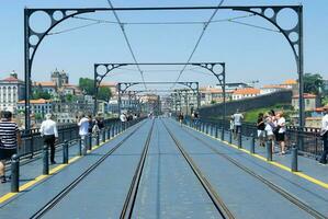 Porto, portugal bro ponte luis jag över de flod douro foto