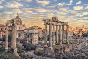 staden Rom vid solnedgången