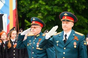 festlig parad på Maj 9 i Slavyansk-on-kuban, i hedra av seger dag i de bra patriotisk krig. foto