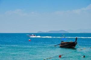 kryssningsfartyg tropisk strand phuket thailand andaman havet