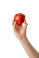 man som håller ett rött äpple i handen. isolerad på vit bakgrund.