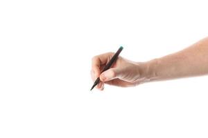 manlig hand skriva med markören eller filtpennan. isolerad på vit bakgrund. foto
