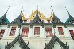 loha prasat eller de kunglig slott i wat ratchanatda belägen i bangkok de huvudstad städer av thailand. foto