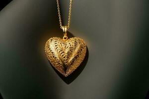 delikat skönhet fångande de intrikat av en guld hjärta hängsmycke. ai genererad. foto