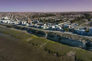 puerto madryn stad, ingång portal till de halvö valdes naturlig boka, värld arv webbplats, patagonien, argentina. foto