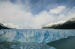 perito moreno glaciär, los glaciärer nationell parkera, santa cruz provins, patagonien argentina. foto