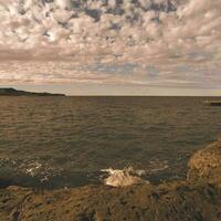 kust landskap med klippor i halvö valdes, värld arv webbplats, patagonien argentina foto
