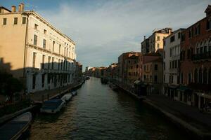 Venedig, en förhäxande stad i Italien, full av historia och medeltida arkitektur. foto