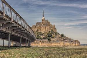 byn Mont Saint Michel, en världsarvslista i Unesco i Normandie, Frankrike foto