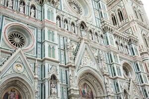 de giotto klockstapel och florens katedral invigd i 1436 foto