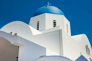 de socken kyrka av st gerasimos belägen i fira av santorini foto