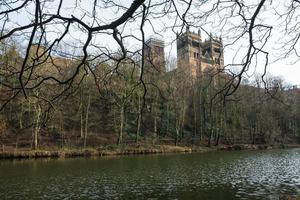 durham castle and cathedral and the river wear, england, uk foto