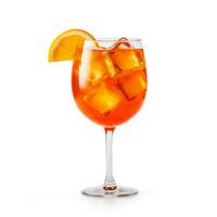 cocktail aperol spritsa, isolerat på vit bakgrund foto