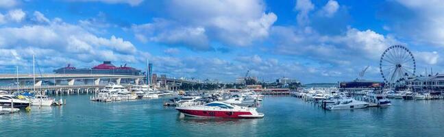 usa, naturskön miami hamn panorama- horisont stänga till miami hamn och biscayne bukt foto