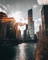 chicago, illinois 2018 - utsikt över vattnet vid chicago skyline foto