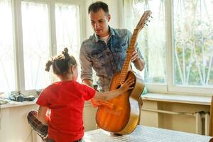 akustisk gitarr stränga, till göra en reparera foto