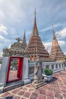 wat pho tempel i bangkok thailand