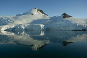 paradis bukt glaciärer och berg, antarktisk halvö, antartica.. foto