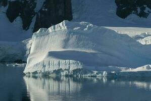 paradis bukt glaciärer och berg, antarktisk halvö, antartica.. foto