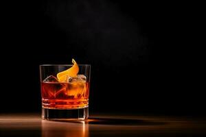 idealisk sazerac cocktail mörk bakgrund med tömma Plats för text foto