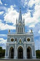 katolik kyrka i ratchaburi provins thailand. foto