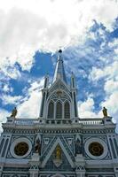 katolik kyrka i ratchaburi provins thailand. foto