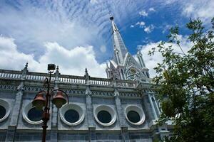 katolik kyrka i ratchaburi provins thailand. foto