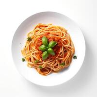 mat fotografi av spaghetti på tallrik isolerat på vit bakgrund. generativ ai foto