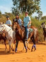 apore, goias, Brasilien - 05 07 2023 häst ridning händelse öppen till de offentlig foto