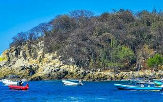 puerto escondido oaxaca mexico 2023 båtar hamn Yacht strand människor puerto angelito puerto escondido Mexiko. foto