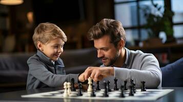 pappa och barn spelar schack foto