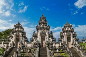 pura penataran agung lempuyang i de backe av montera lempuyang i karangasem, bali foto