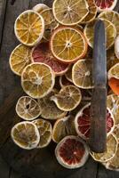 skivor av torkad citrus foto