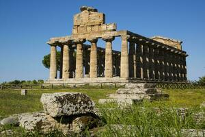 de gammal ruiner av paestum foto