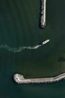 antenn se av de ingång till de hamn viareggio tuscany Italien foto