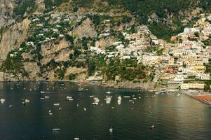 panorama- se av de by av positano neapel Italien foto