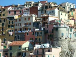 karakteristisk färgrik by av manarola liguria foto