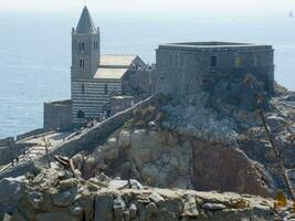 de kyrka av de havet by av portovenere liguria foto