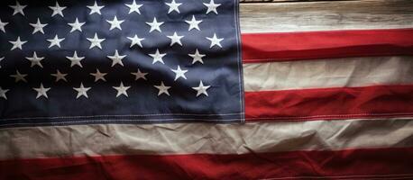 visar de amerikan flagga på ett gammal trä- bakgrund, med Plats för text. den är en närbild bild foto