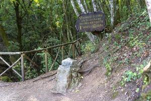 Italiens geografiska centrum ligger i Narni foto