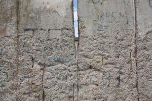 detalj av resterna av Berlinmuren i Berlin, Tyskland foto