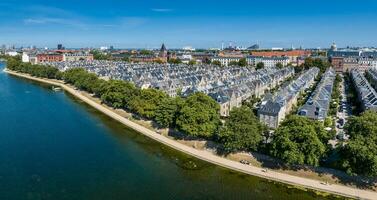 antenn se av de hustak av kartoffelraekkerne grannskap, i Österbro, köpenhamn, Danmark. foto