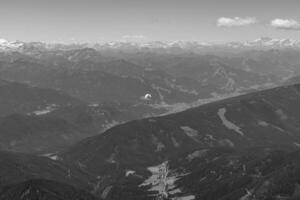 i de österrikiska alps foto