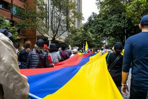 Bogota, colombia, 16 augusti 2023. Mars be för gustavo petro anklagelse. fredlig protest Mars i bogota colombia mot de regering av gustavo petro kallad la marcha de la mayoria. foto