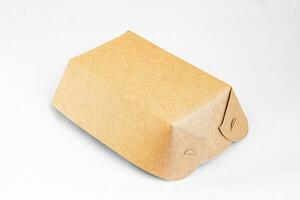 hantverk papper förpackning. bricka för hämtmat mat. eco vänlig hantverk disponibel kartong låda. plast fri eller noll avfall begrepp foto