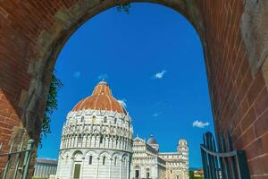 de känd lutande torn i pisa, Italien foto