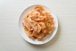 taro chips - stekt eller bakad skivad taro foto