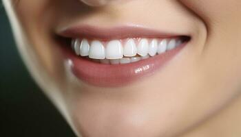 leende kvinna med rena tänder, visa upp dental hälsa och skönhet genererad förbi ai foto
